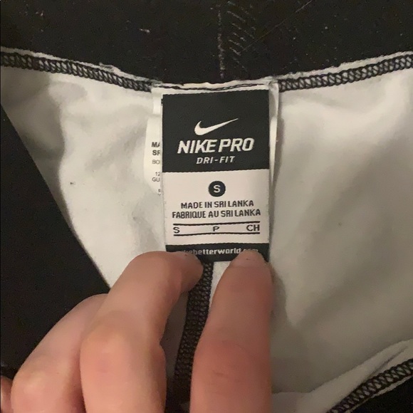Nike Pro workout leggings size small - Picture 2 of 4